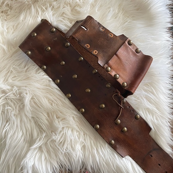 ❌SOLD❌ Vintage Handmade Studded Tool Kidney Belt Leather - Picture 5 of 13